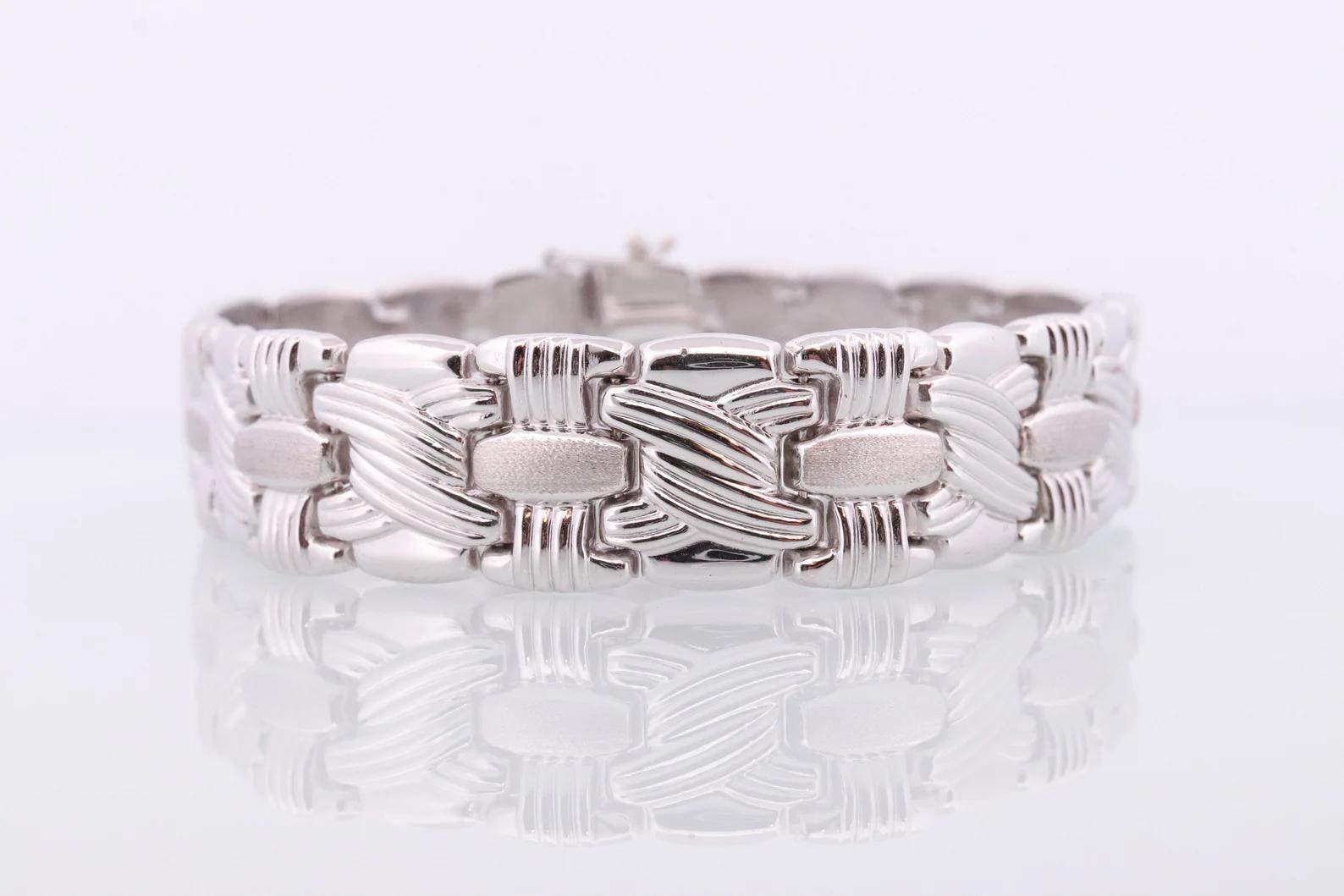 18k Woven Link Bracelet. 18k White Gold by RCI Braid Link bracelet. 23g 7.25in