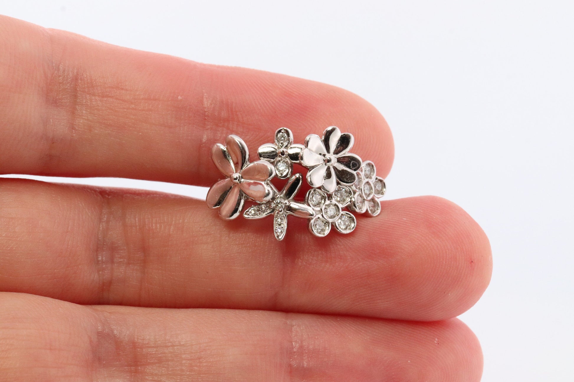 Platinum Flower Cluster ring. Diamond bezel set Daisy Flower bouquet band. Heavy Platinum Intricate Embossed design