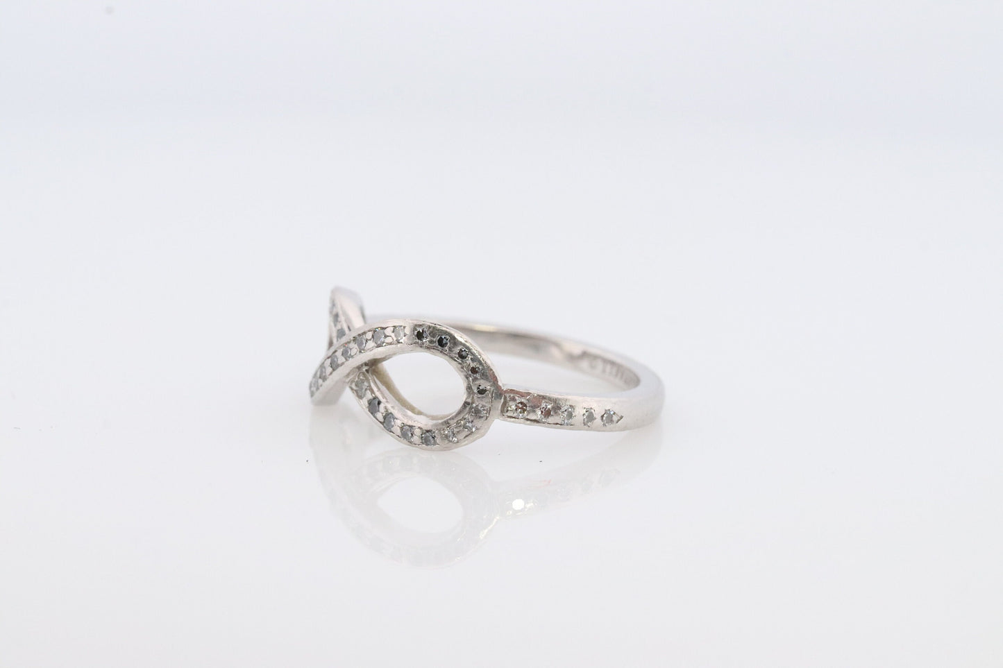 Tiffany and Co. Diamond Ring. Platinum Infinity Diamond Band. Tiffany and Company Infinity Loop Diamond ring Pt950