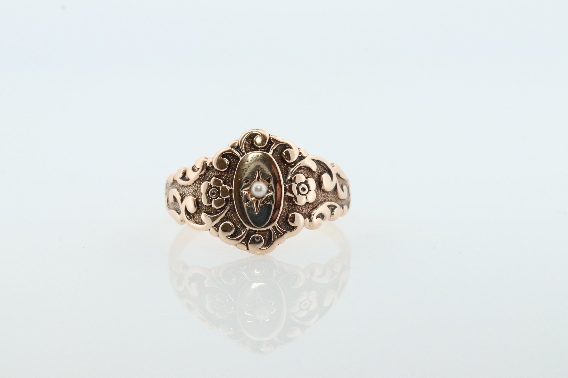 10k Victorian Pearl Seed ring. 10k Gold Victorian Carved Ornate ring. Antique Pearl ring.