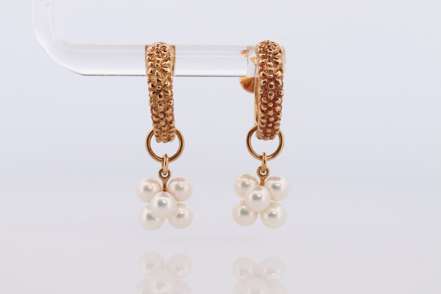 18k MIKIMOTO earrings. Vintage Mikimoto Akoya pearl screw back earrings. Hoop bunch leaf unpierced screw back earrings.