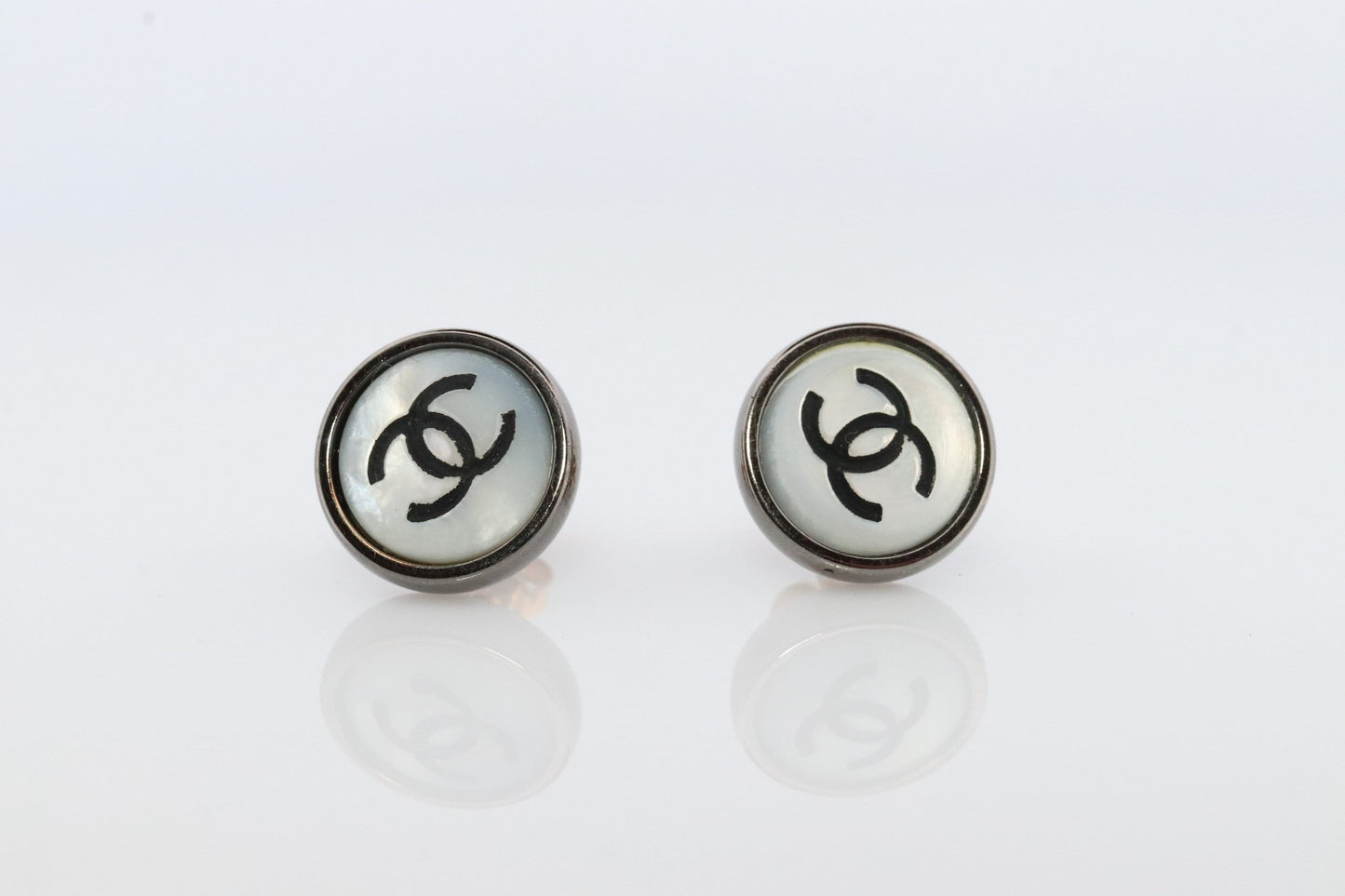 Chanel Earrings. Genuine White and Black MOP CHANEL round LOGO earrings. Stud earrings. Stud buttons.