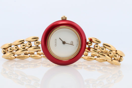 Genuine GUCCI 1100-L Watch. Vintage Ladies Gucci Change Bezel Watch. With Box and Bezels.