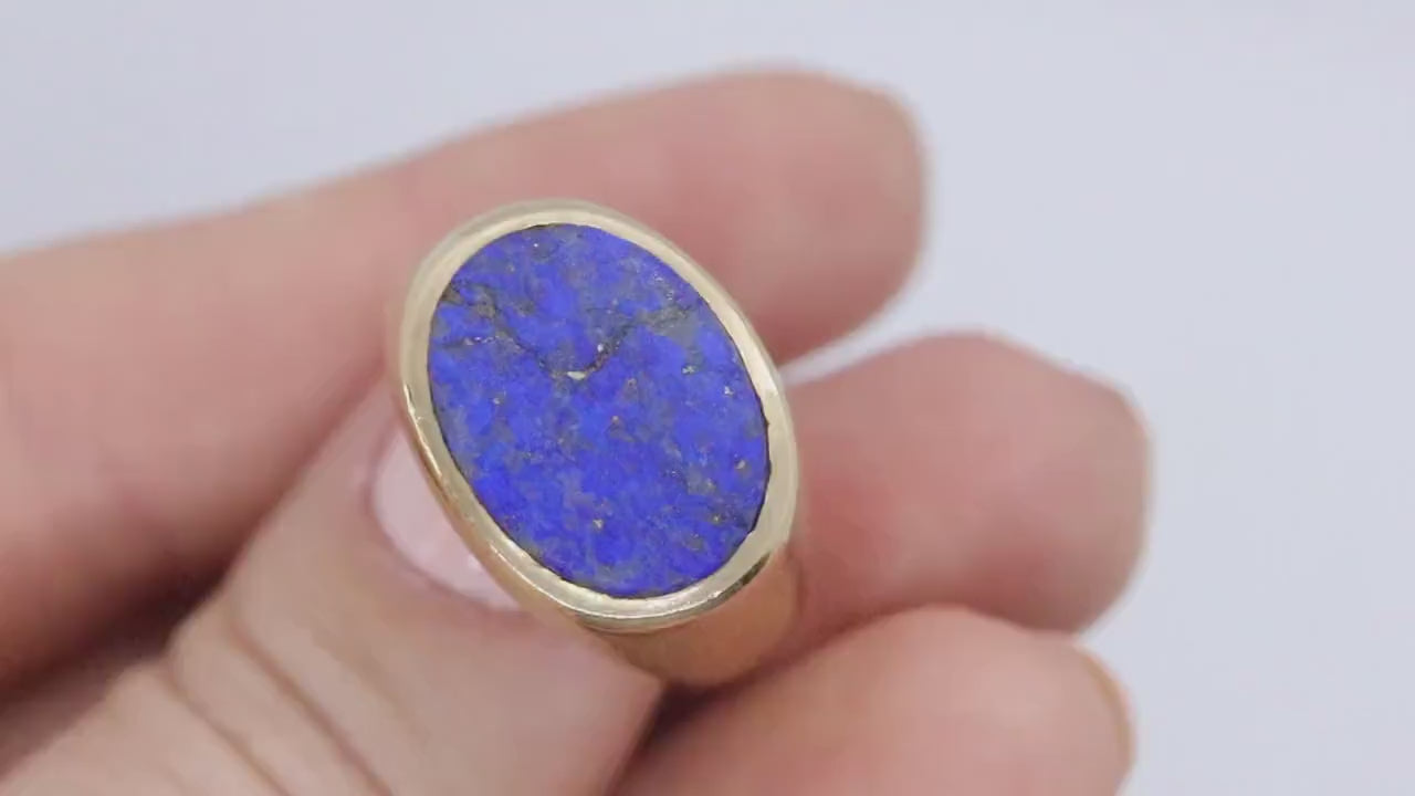 14k Mens Lapis Lazuli ring. 14k Oval Lapis Lazuli bezel set in a Heavy shank. SZ 11 13.1grams