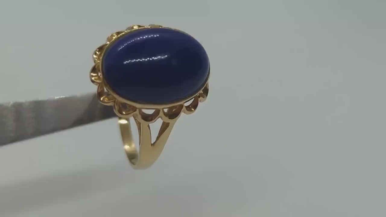 14k Lapis Lazuli  Ring. Lapis bezel set into filigree setting. Very unique. St(77/11) Sz7