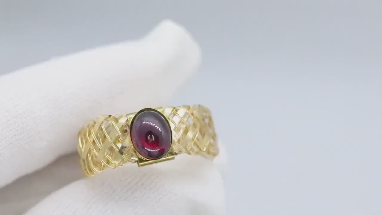 14k Rubellite Tourmaline Cabochon ring. 14 MESH ring band.