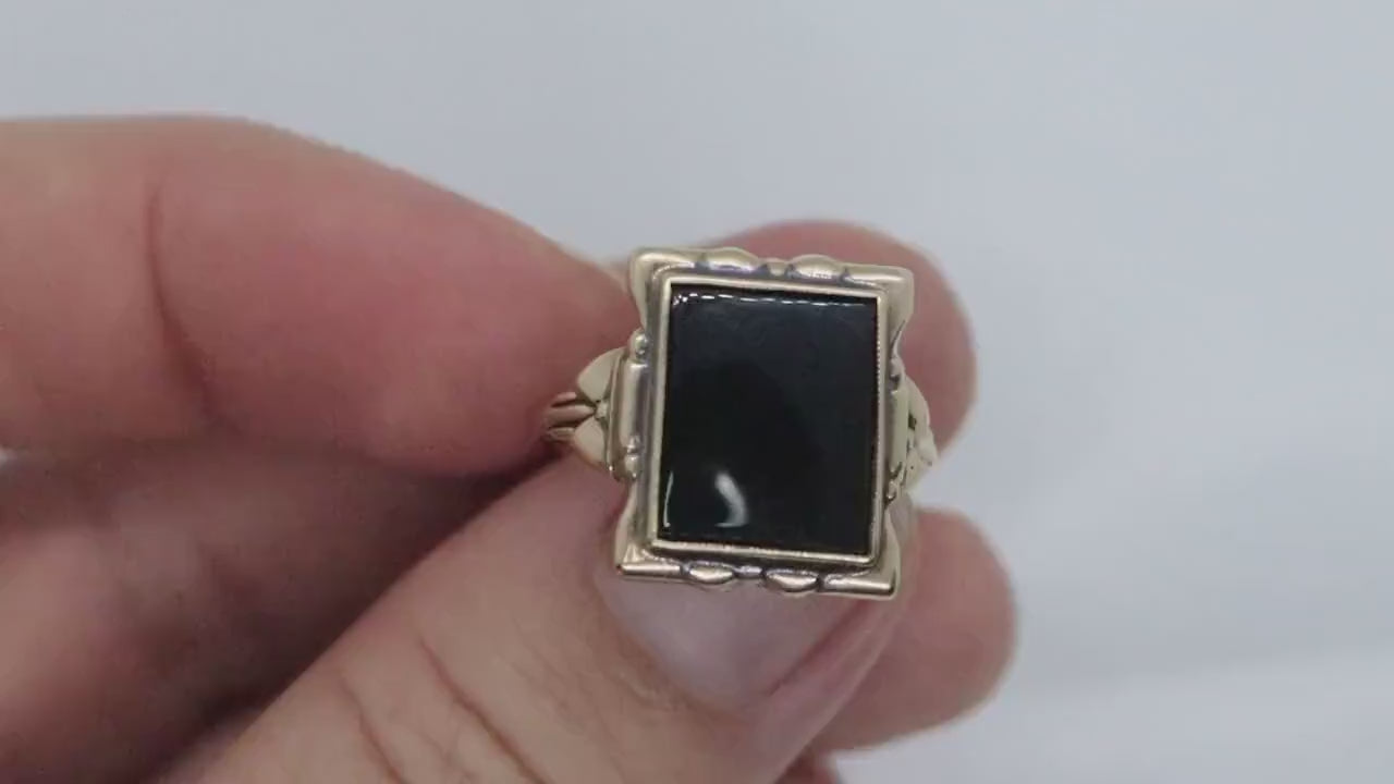 10k ONYX ring. Modern and Slim Picture Frame Rectangle Onyx signet ring. Sz 6.25 stock(149/50)