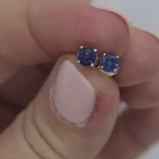 14k Sapphire Stud Earrings. st(23/00)