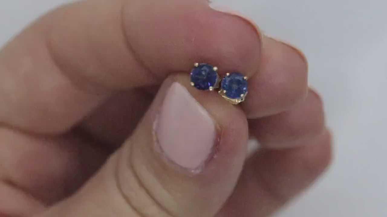 14k Sapphire Stud Earrings. st(23/00)