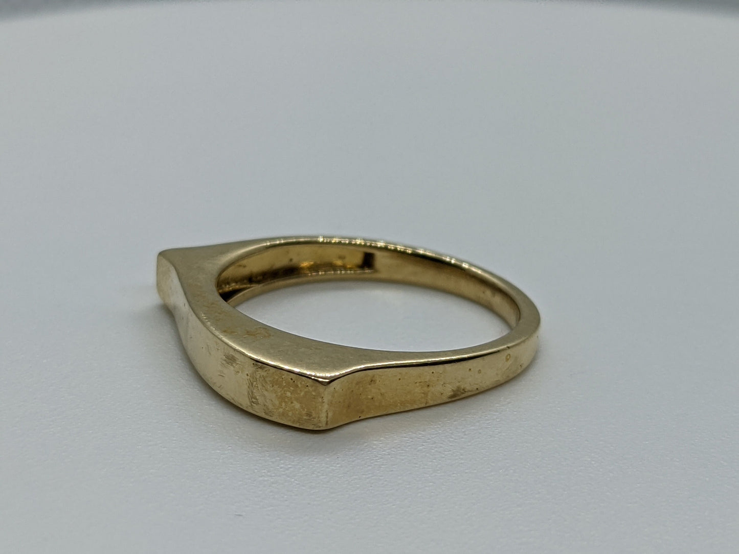 10k Flat Swirl Band. Signet ring. Michael ANTHONY 10K Signet Ring