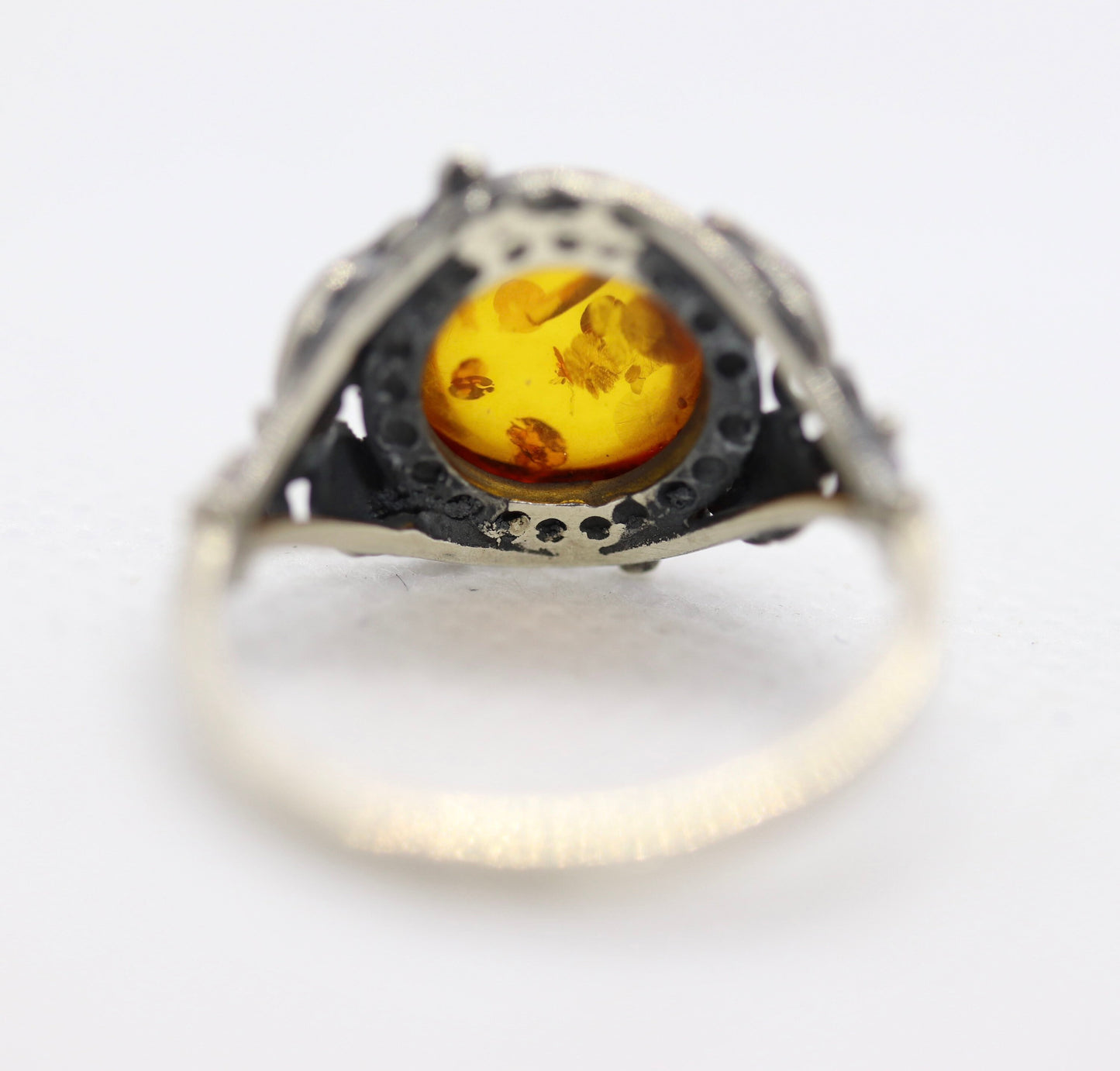 Vintage Honey Amber round cabochon 925 Sterling Silver Ring with Leaf motif. Women sz 7.5