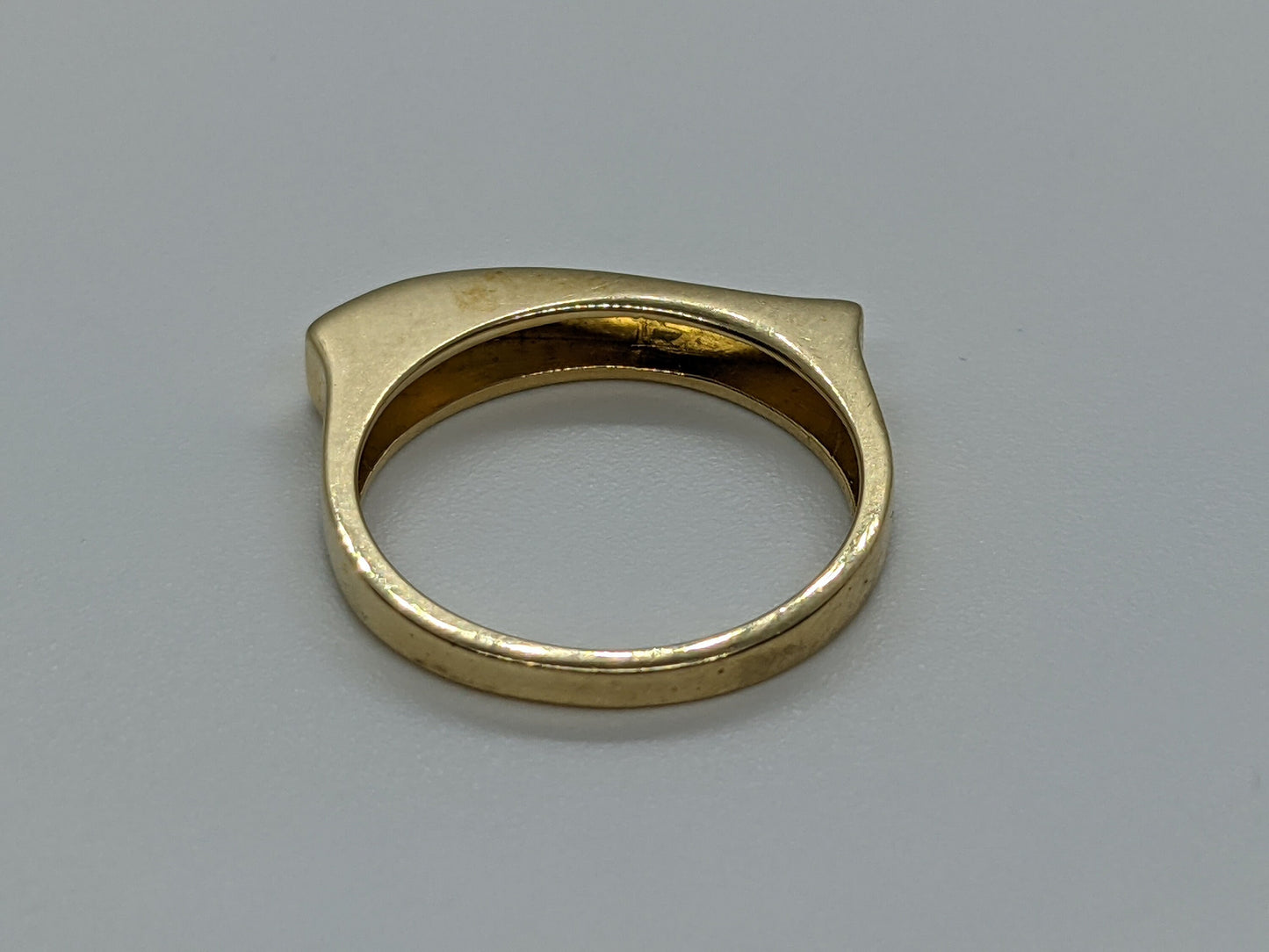 10k Flat Swirl Band. Signet ring. Michael ANTHONY 10K Signet Ring