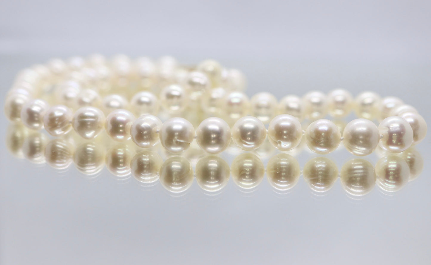 Freshwater Pearl Necklace. 9mm to 10mm Pearls. 20in length