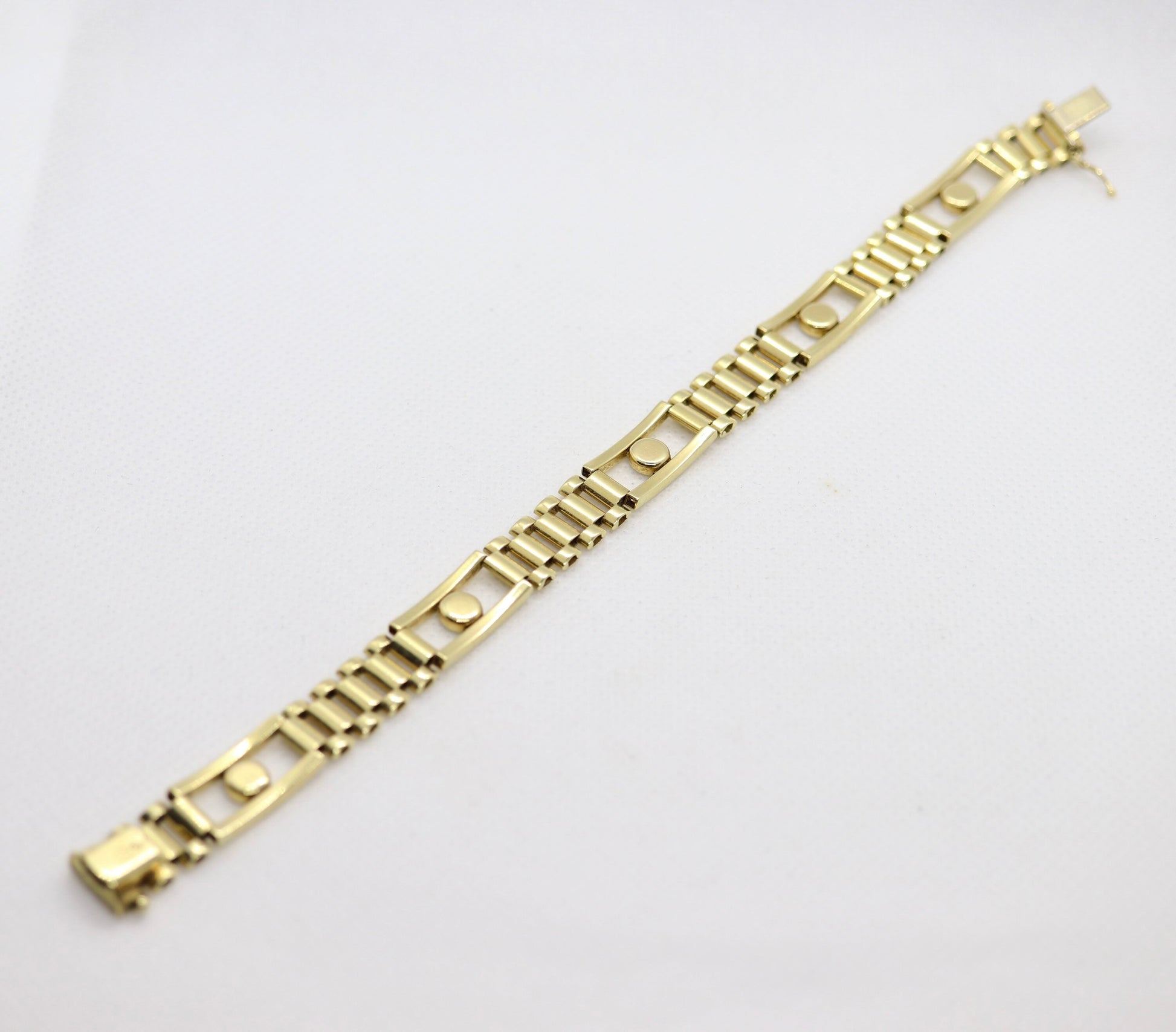 14k Panther Link chain bracelet. 20 grams