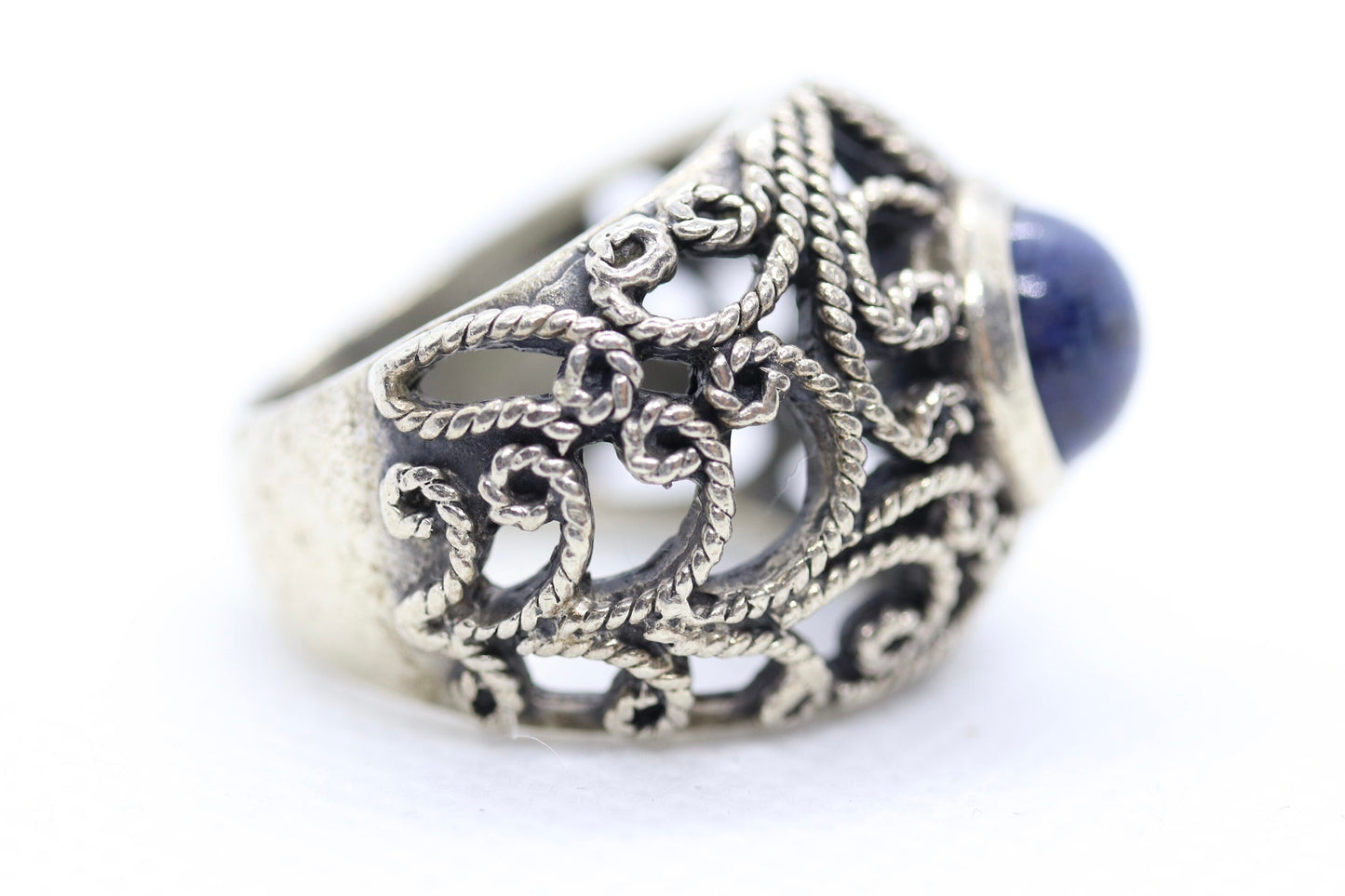 Lapis Lazuli Cabochon 925 Sterling Ring. Twisted Rope Filigree Dome band. Vintage Age.