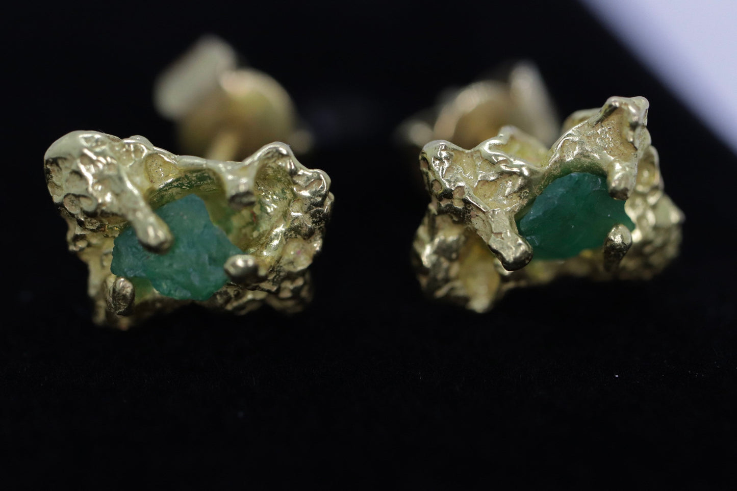 18k Rough Emerald Stud earrings and matching Pendant. 18k Gold Nugget design Jewelry set