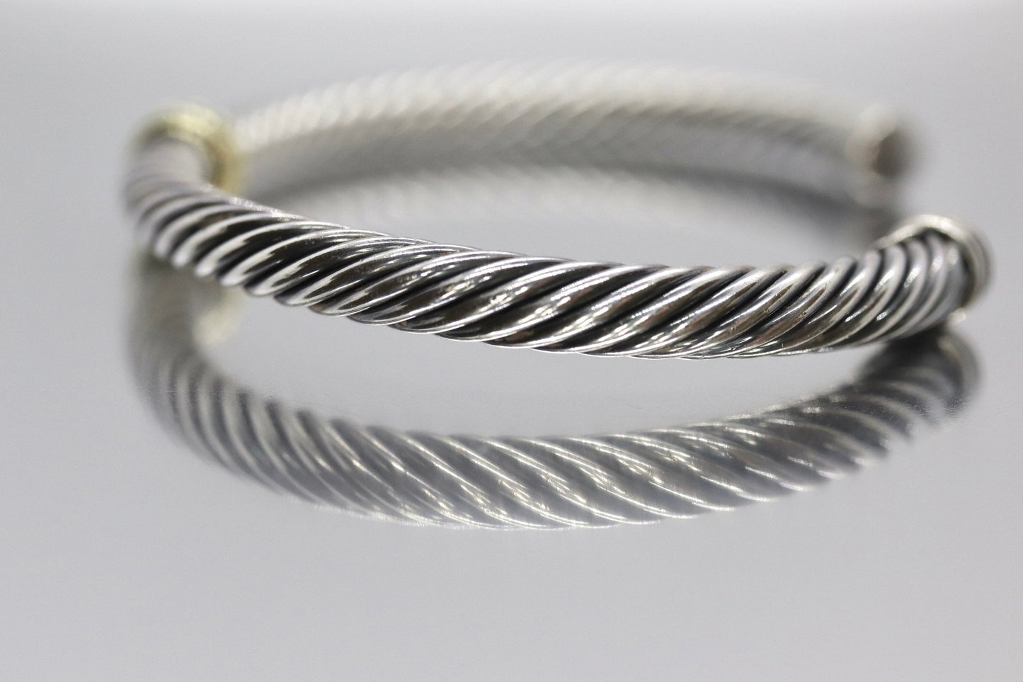 David Yurman Cuff Bracelet. 14k Sterling Silver Single station cable bracelet (157)