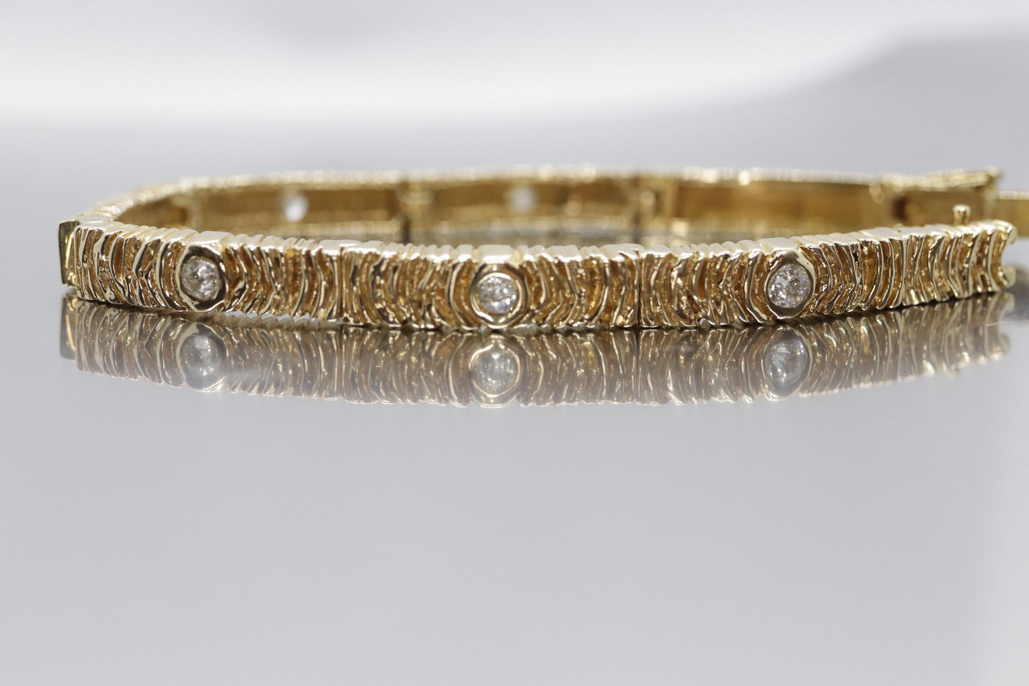 14k Yellow gold and diamond link bracelet for women. 1.5ctw and 32.8 grams