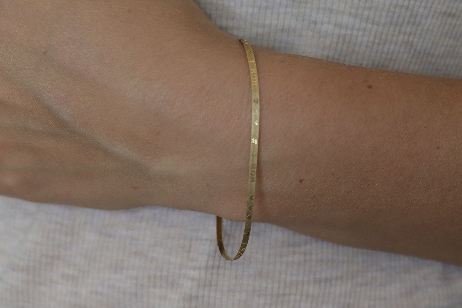 Mom bracelet 14k Herringbone Bracelet. #1 MOM with hearts. Best Gift for Mom. Yellow Gold with engraved letters. Reversible