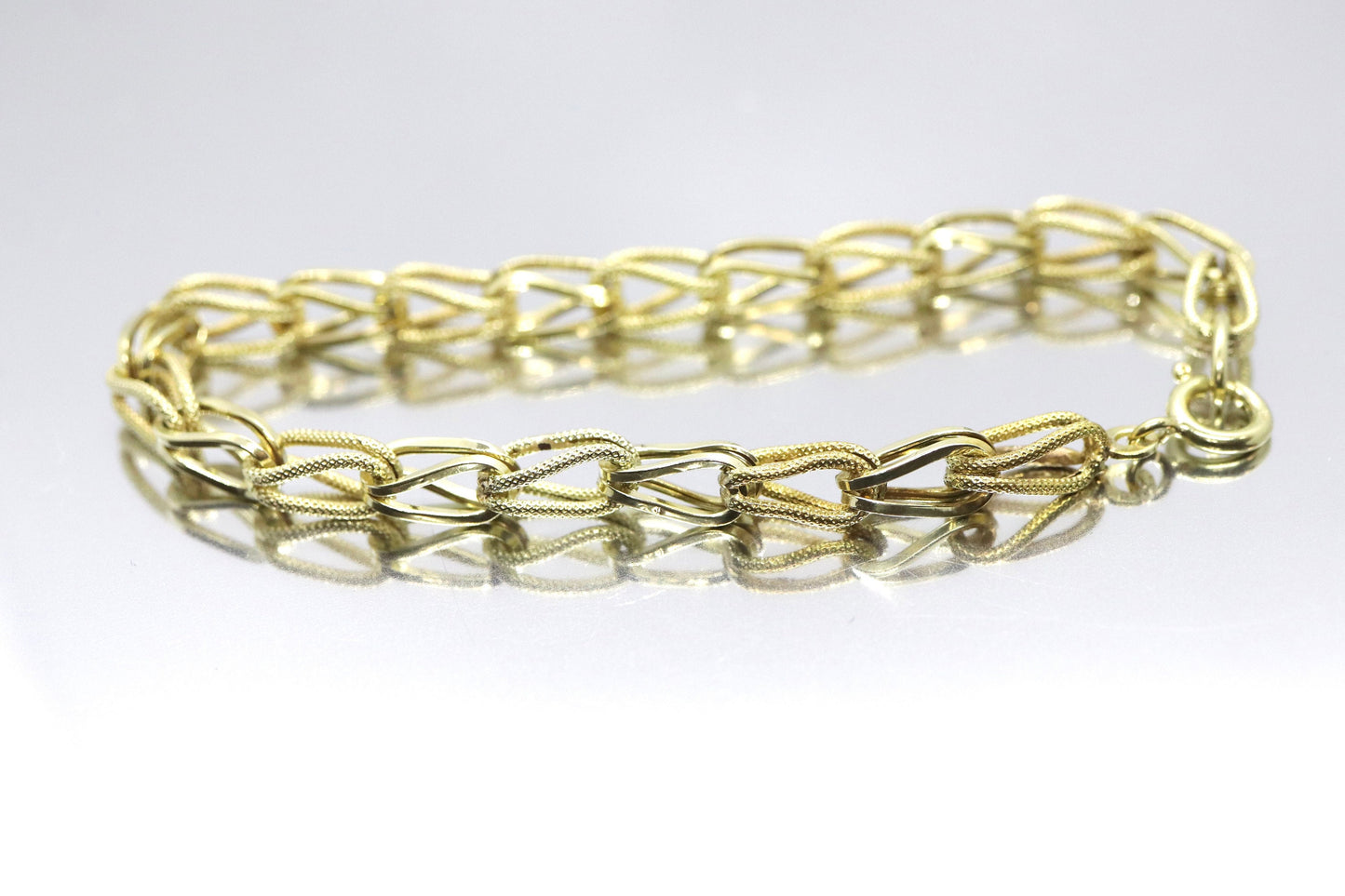 14k UNOAeRRE Textured Link Chain BRACELET. 14k LOOP Italian Bracelet 6.9g 8in length