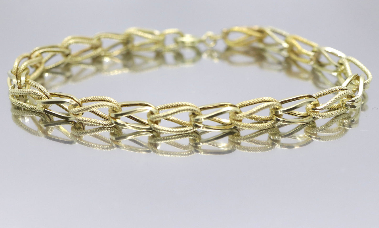 14k UNOAeRRE Textured Link Chain BRACELET. 14k LOOP Italian Bracelet 6.9g 8in length