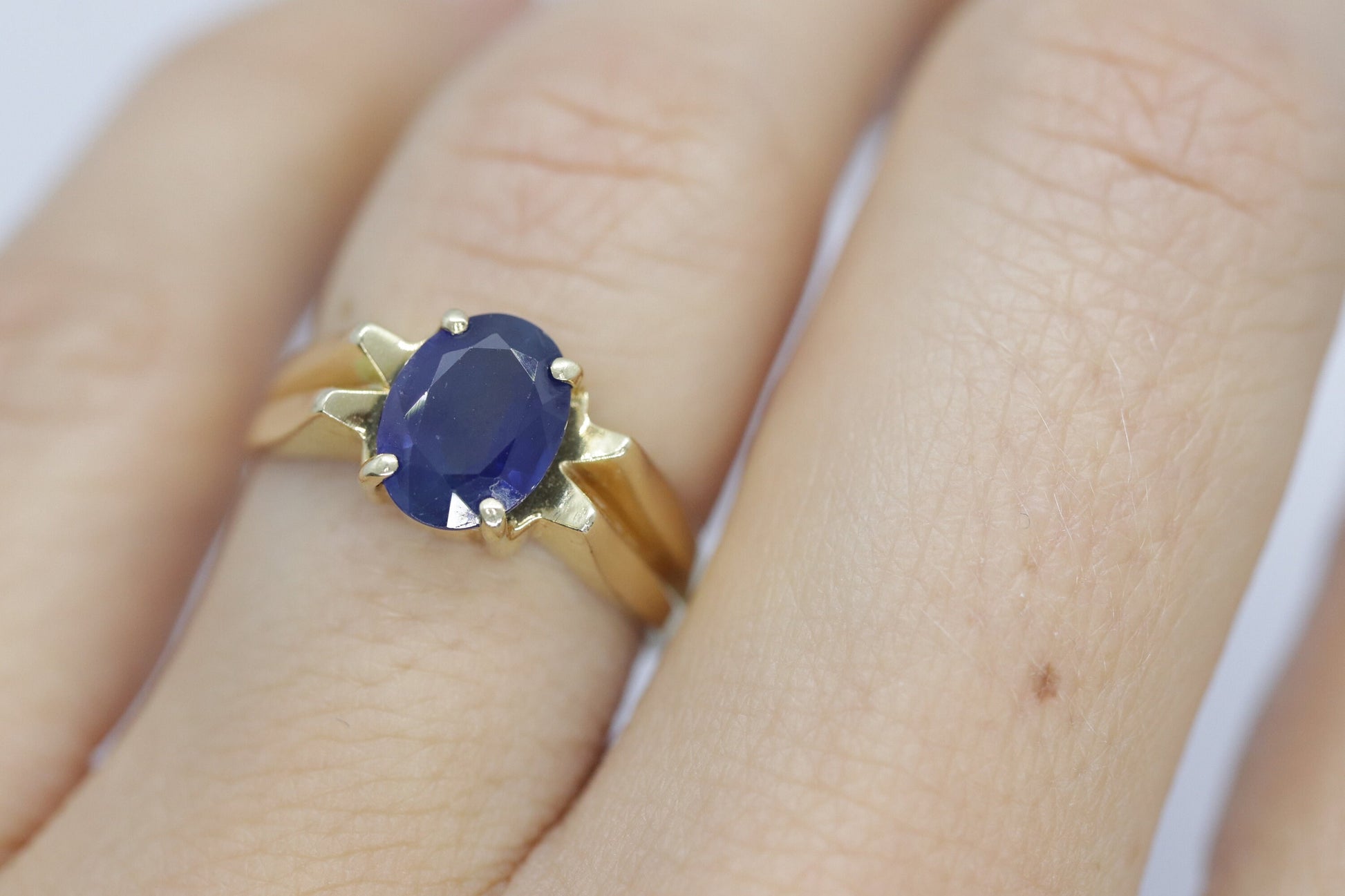 14k Blue OVAL Sapphire solitaire ring. Oval Sapphire ring