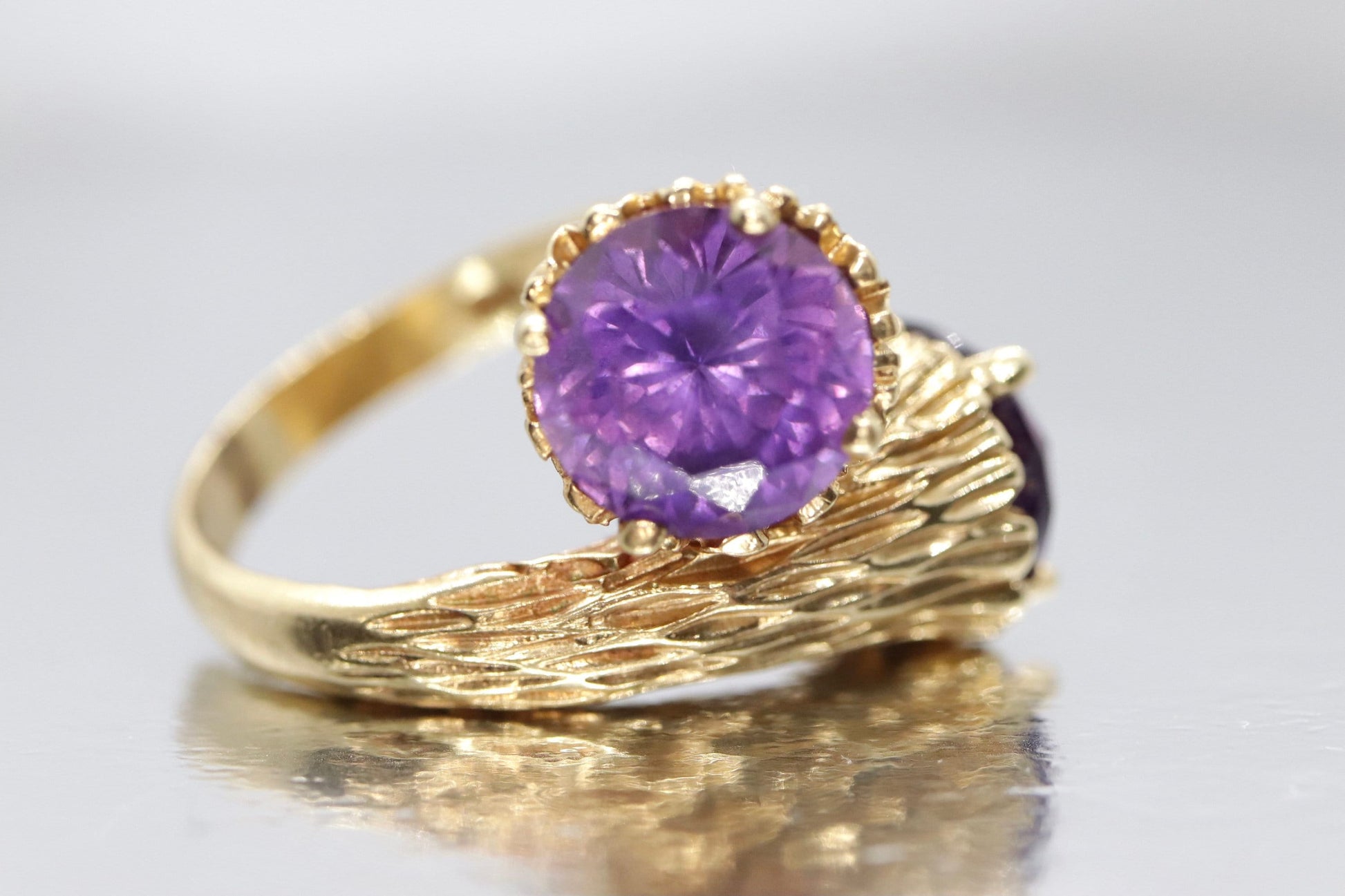 14k Purple Sapphire Toi et moi bypass ring. 14k Heavy Fur / Log Design st(340/50)