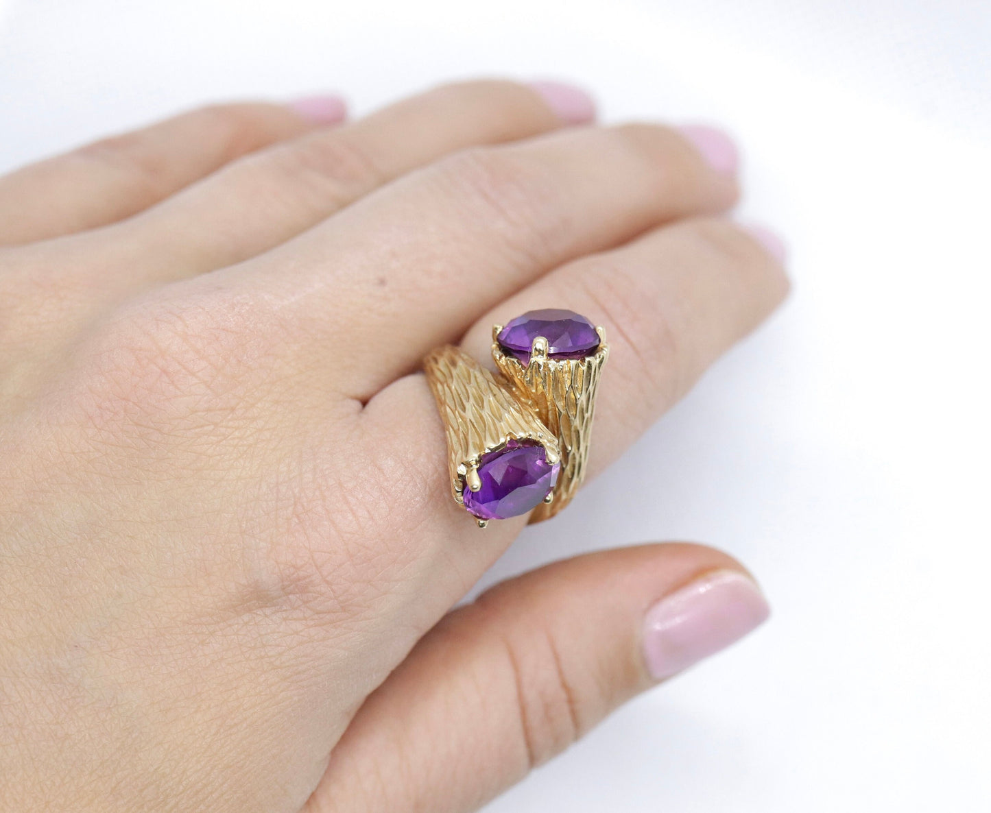 14k Purple Sapphire Toi et moi bypass ring. 14k Heavy Fur / Log Design st(340/50)