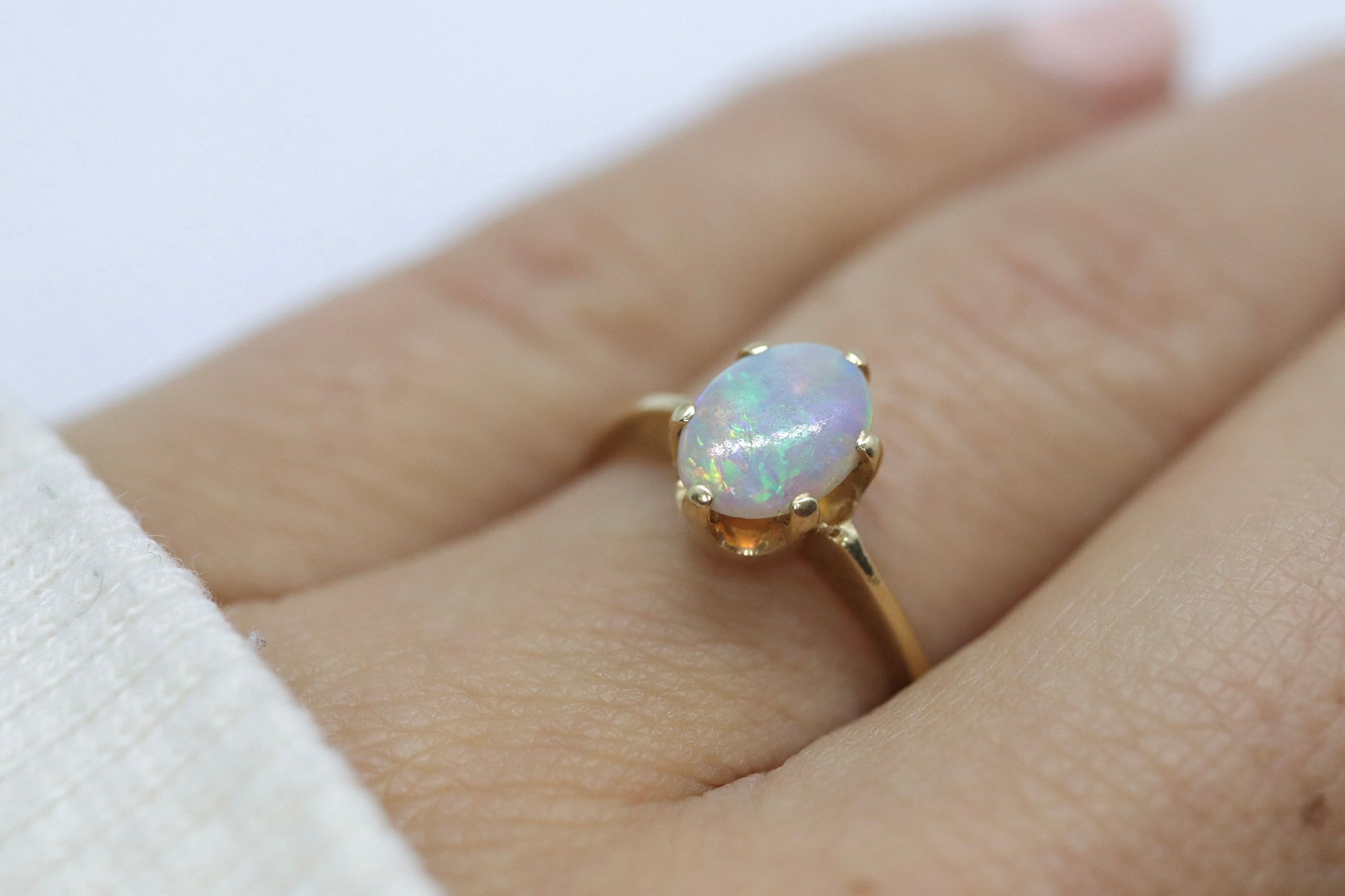 14k Opal Solitaire Claw set ring. Crystal Opal solitaire band.