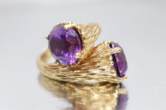 14k Purple Sapphire Toi et moi bypass ring. 14k Heavy Fur / Log Design st(340/50)