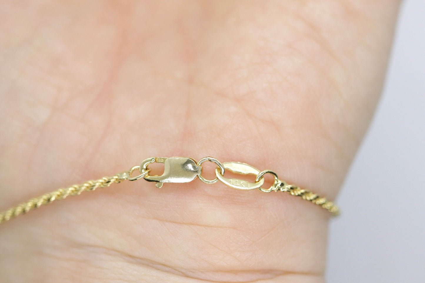 14k Gold Twisted Rope Bracelet 1.5mm 1.7 grams. Gold braided rope bracelet