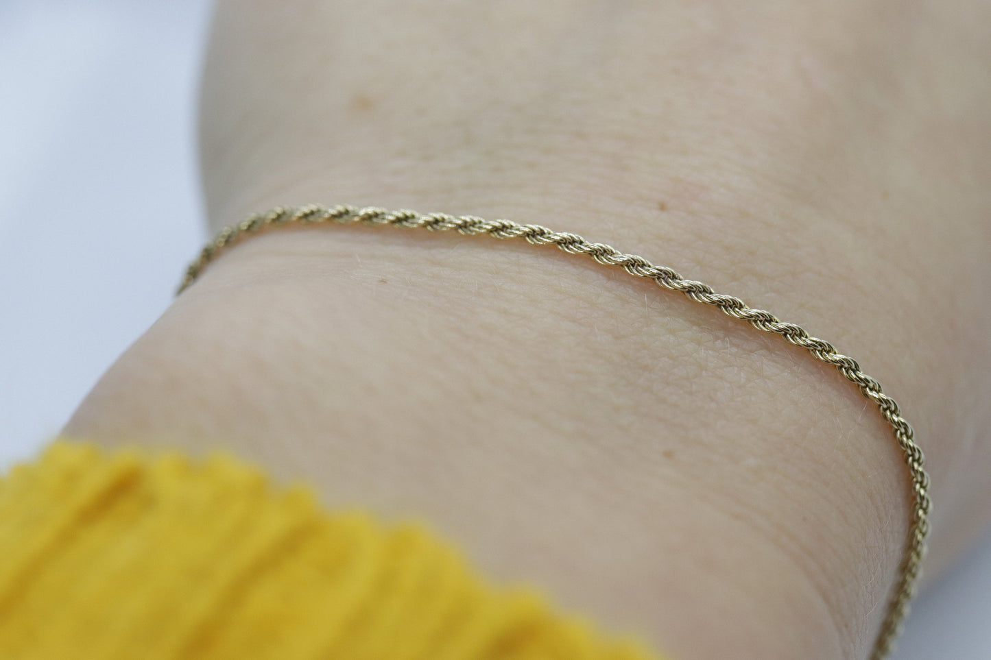 14k Gold Twisted Rope Bracelet 1.3mm 1.3 grams. Gold braided rope bracelet