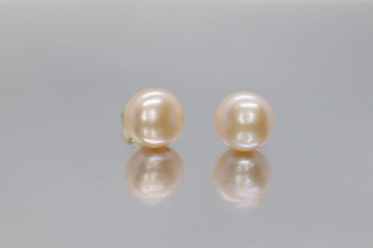 14k Pearl Stud earrings