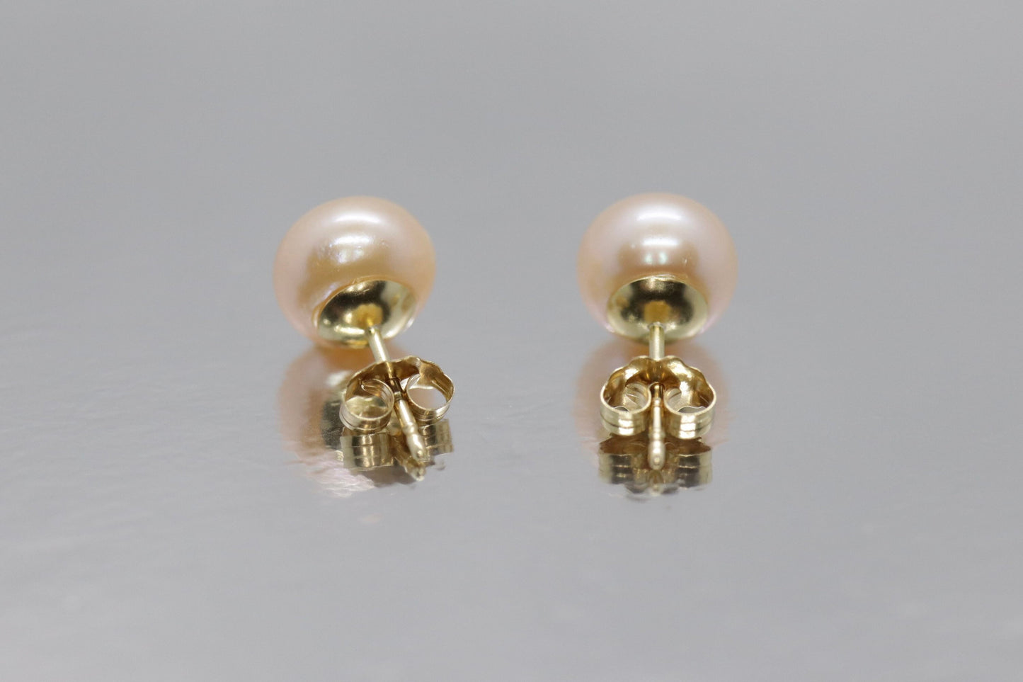 14k Pearl Stud earrings