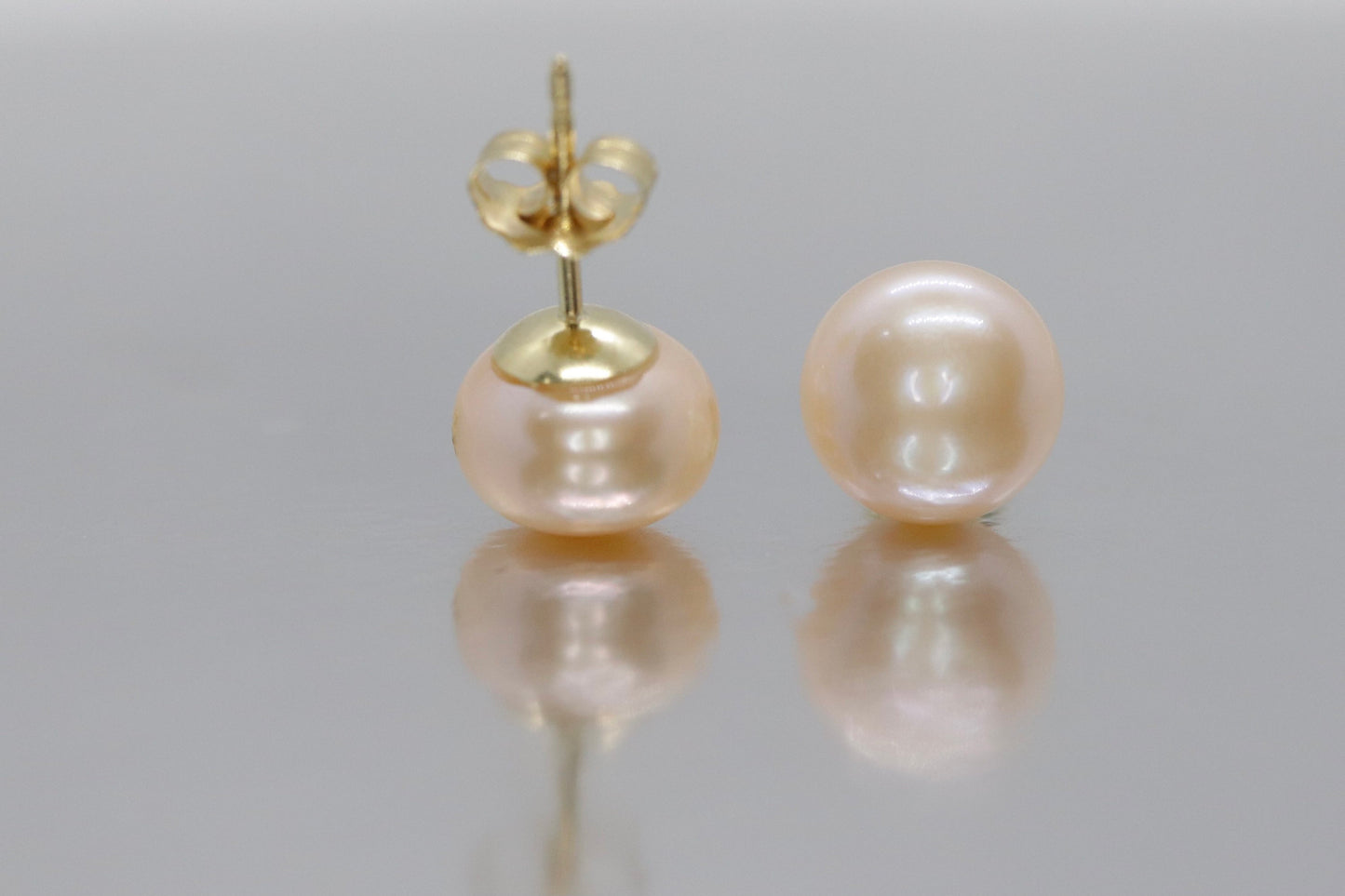 14k Pearl Stud earrings