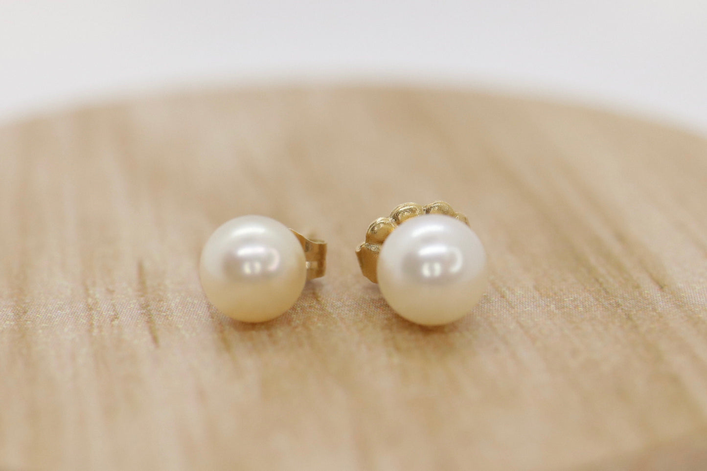 14k Pearl Stud earrings