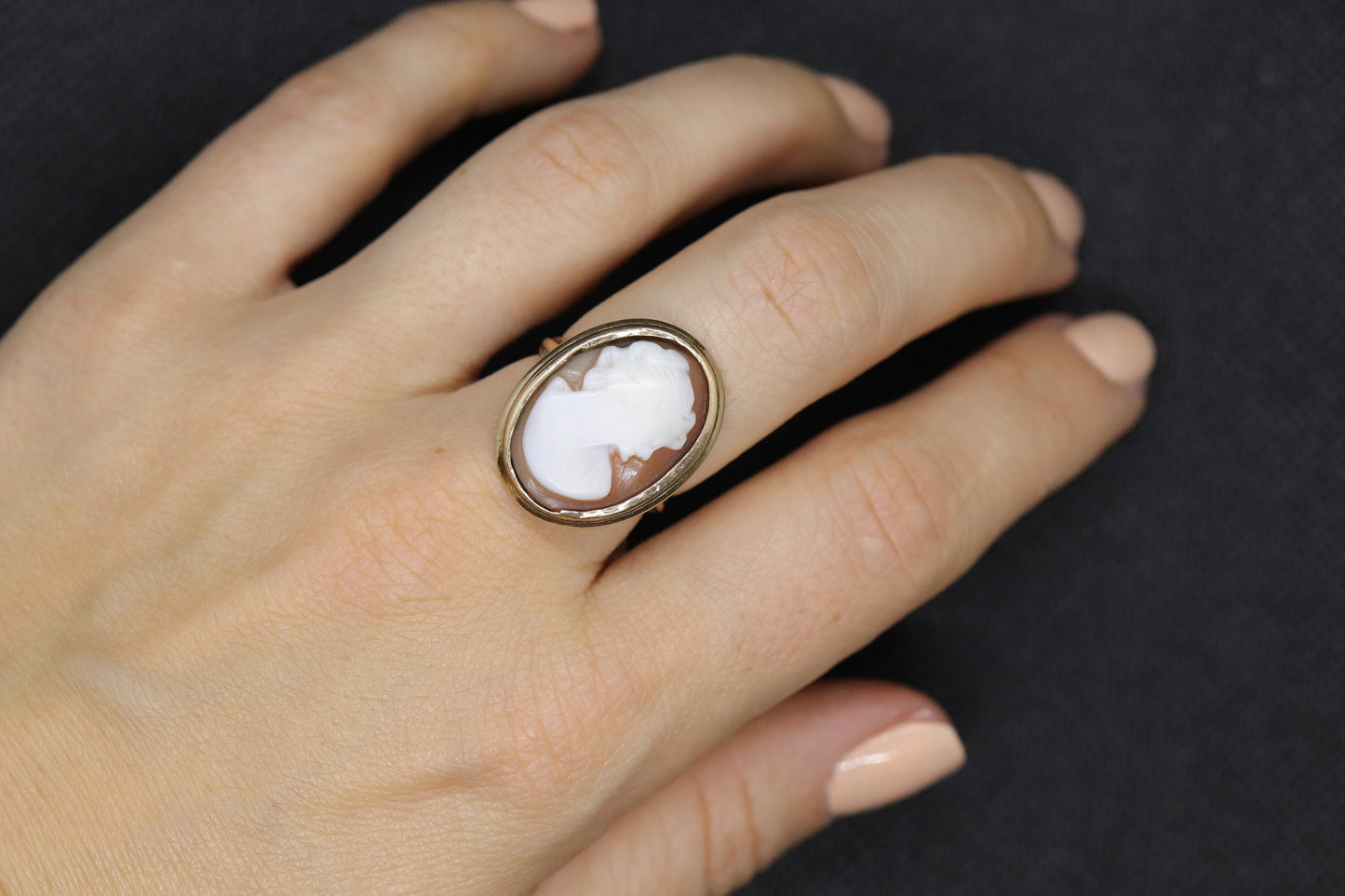 10k Cameo carved shell 10k signet ring. Bezel Set Budlong, Dockert & Armstrong Cameo ring