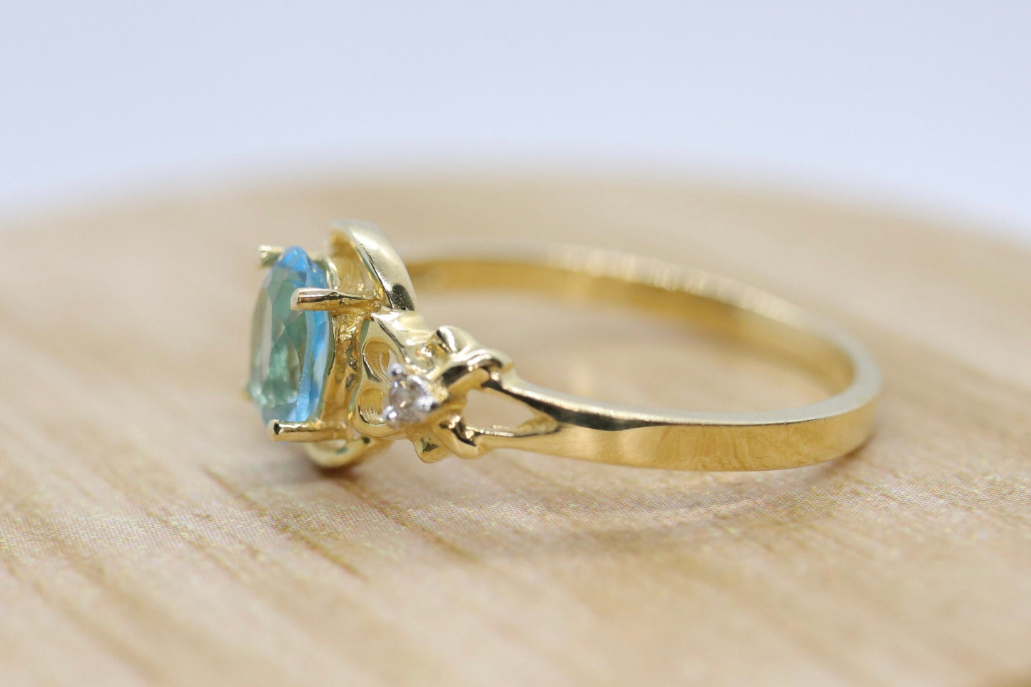 14k Aquamarine Topaz and diamond ring. Beautiful Dainty ring