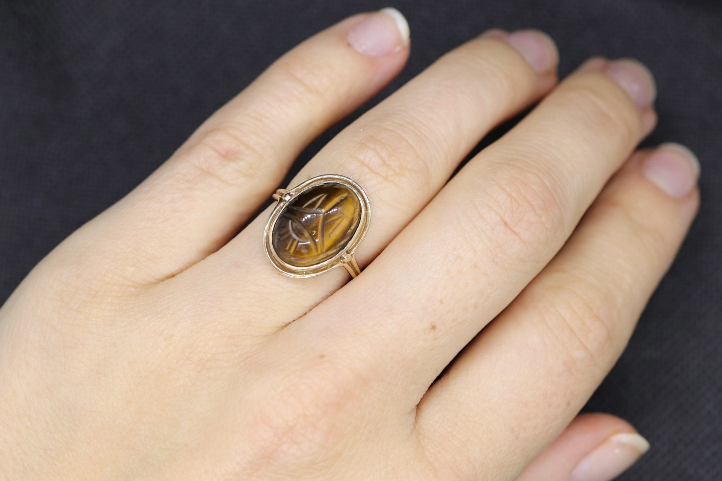 10k Tiger Eye BEETLE ring. 10k Oval Carved Beetle Scarab ring