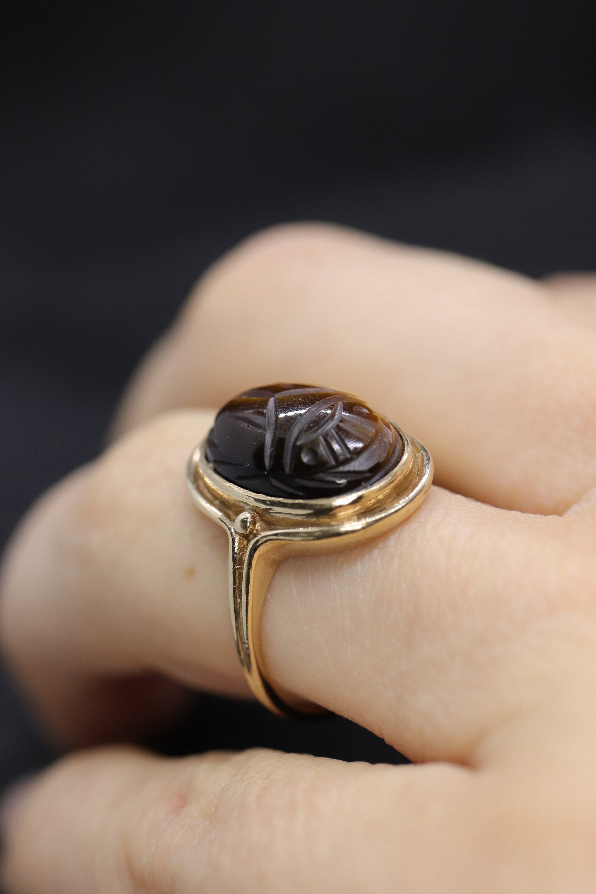 10k Tiger Eye BEETLE ring. 10k Oval Carved Beetle Scarab ring