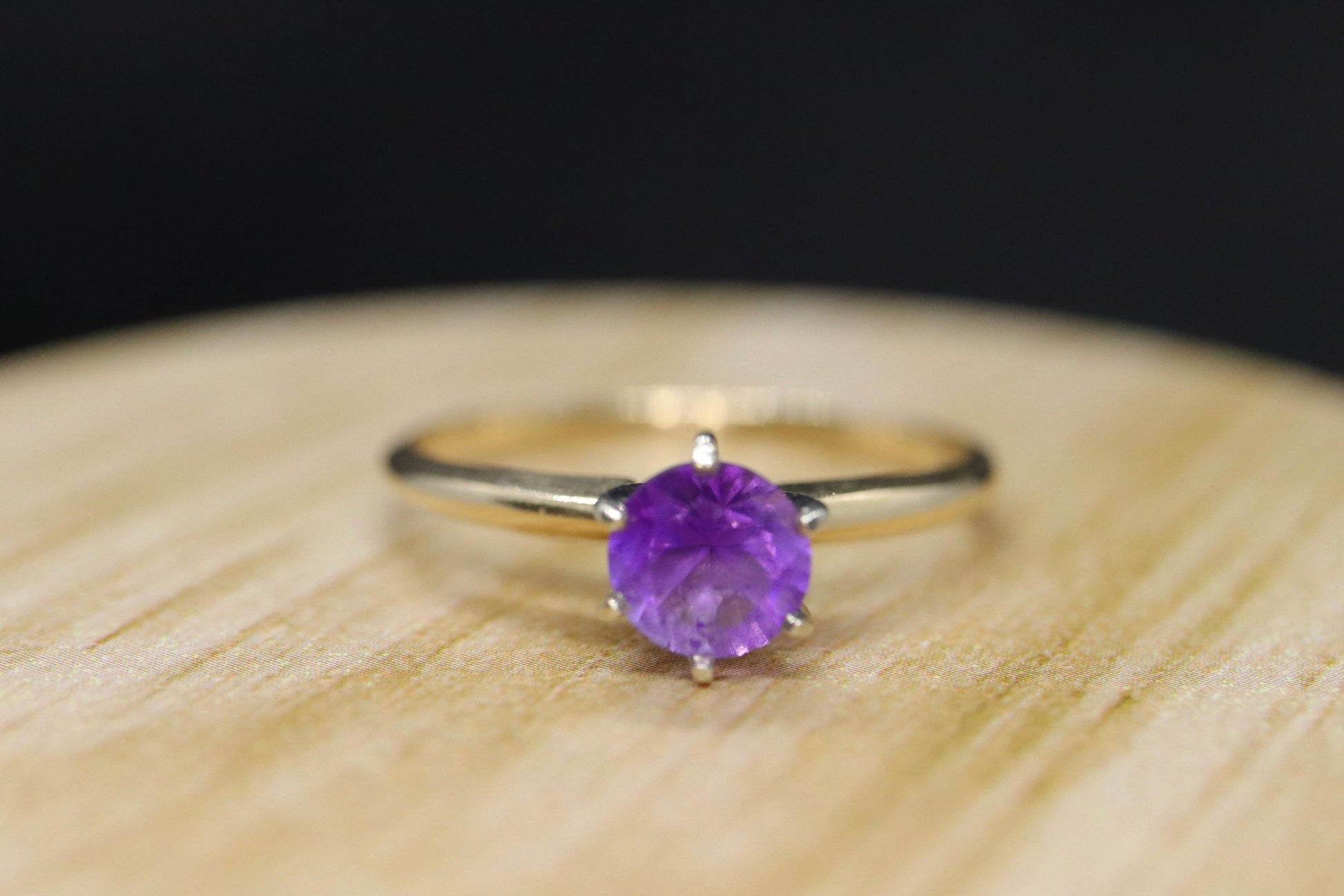 Amethyst 14k Gold solitaire ring. Vintage Estate Ring. Prong set Amethyst Ring.