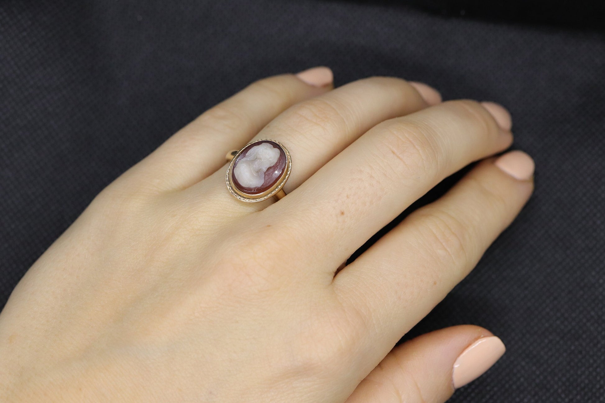 14k Cameo carved shell 14k signet ring. Bezel Set Cameo ring