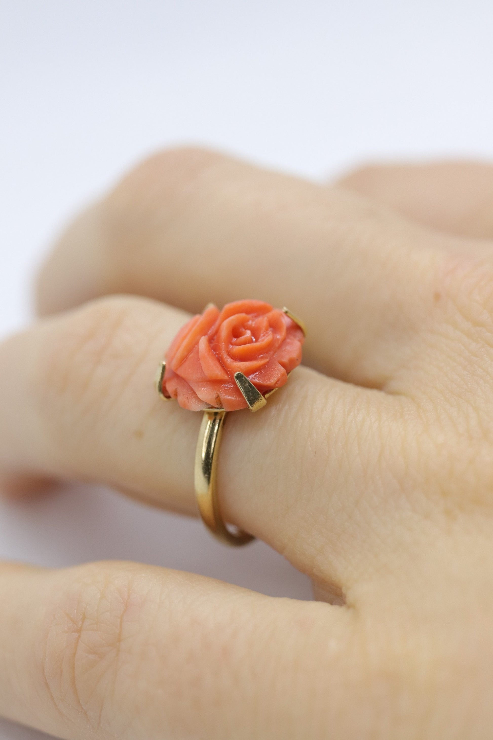 14k Coral Carved Pink Cabochon ring. 14k CARVED Rose flower Peach Coral solitaire.