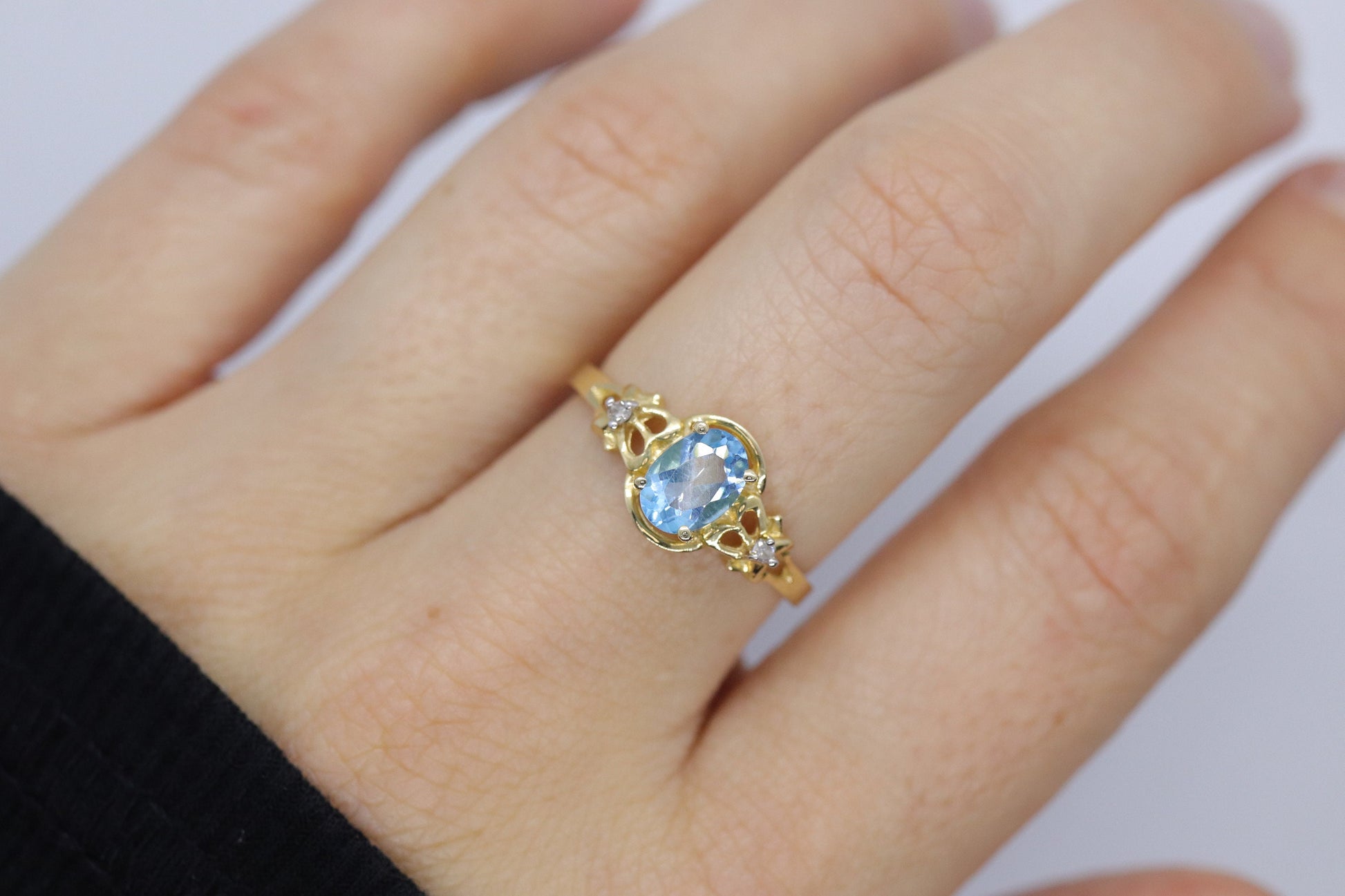 14k Aquamarine Topaz and diamond ring. Beautiful Dainty ring