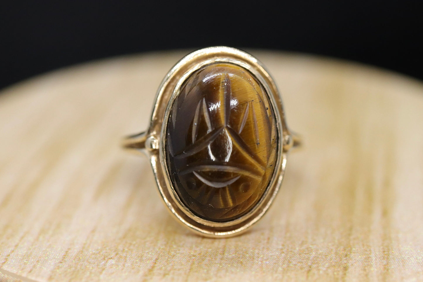 10k Tiger Eye BEETLE ring. 10k Oval Carved Beetle Scarab ring