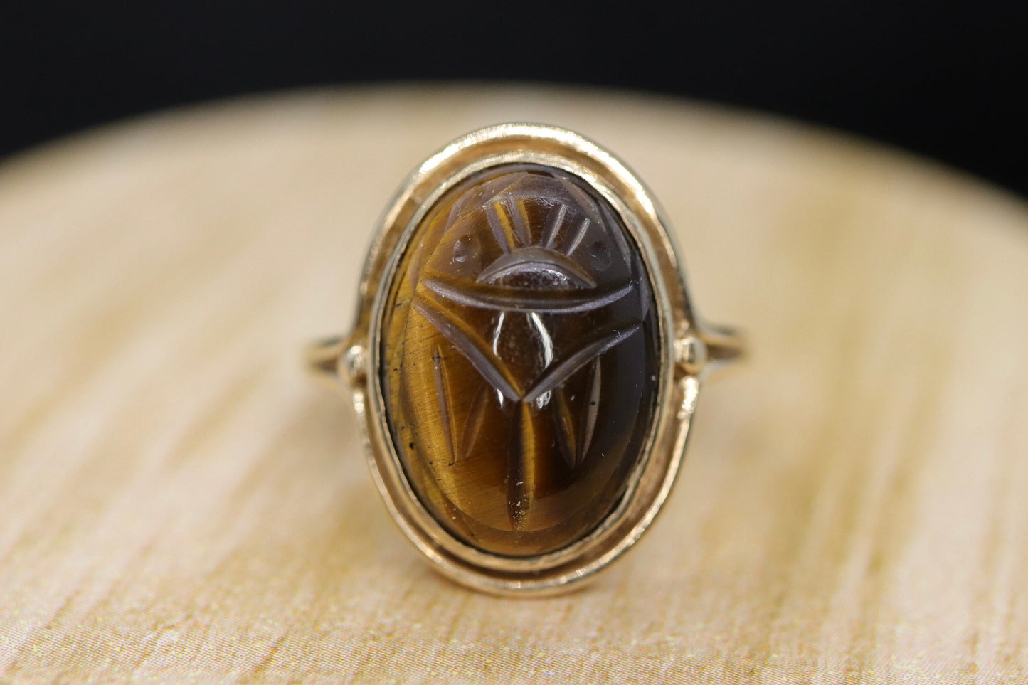 10k Tiger Eye BEETLE ring. 10k Oval Carved Beetle Scarab ring