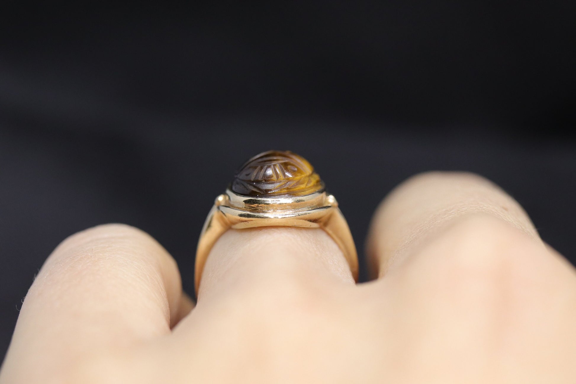 10k Tiger Eye BEETLE ring. 10k Oval Carved Beetle Scarab ring