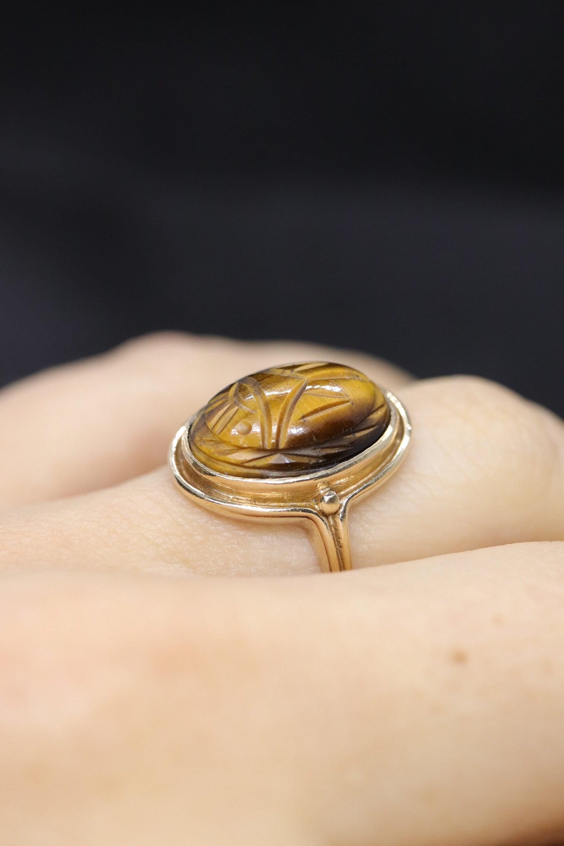 10k Tiger Eye BEETLE ring. 10k Oval Carved Beetle Scarab ring