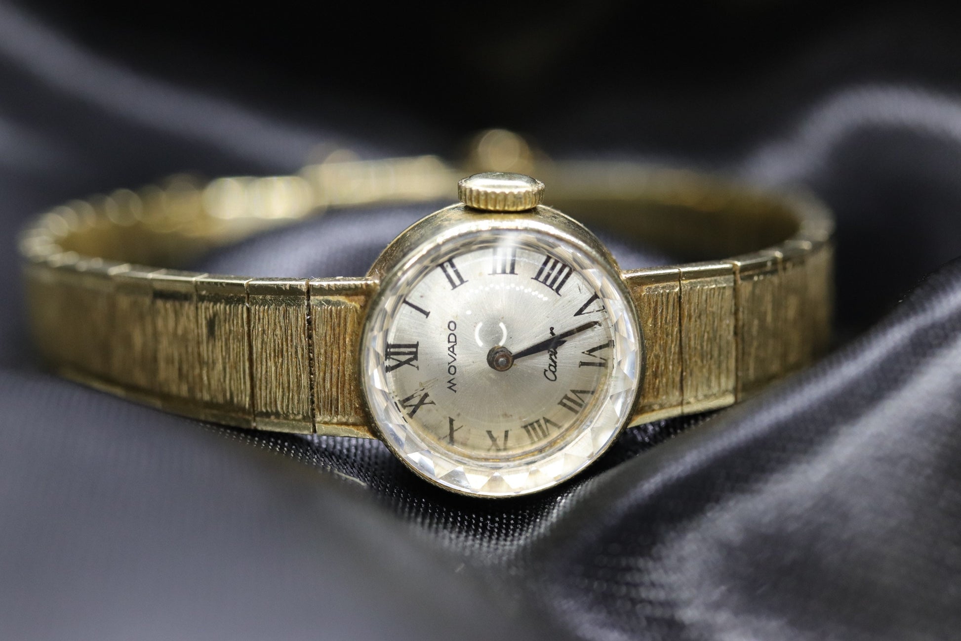 14k CARTIER x MOVADO mechanical watch. 14k Ladies Wristwatch.