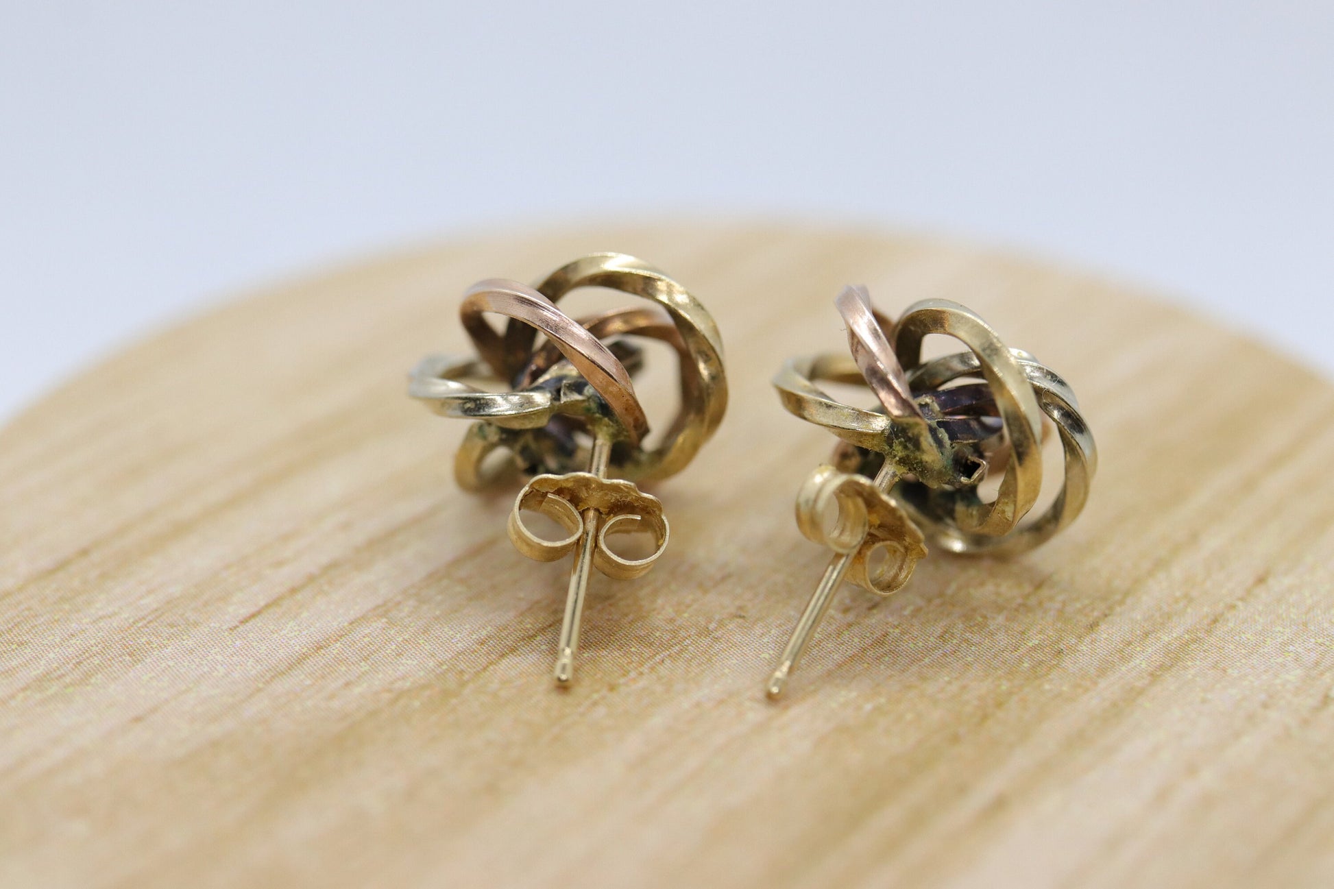 14k LOVE knot earring. Tricolor KNOT knotted gold earrings.